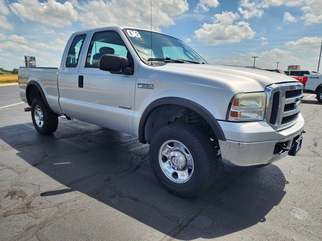 Used 2006  Ford  image 3