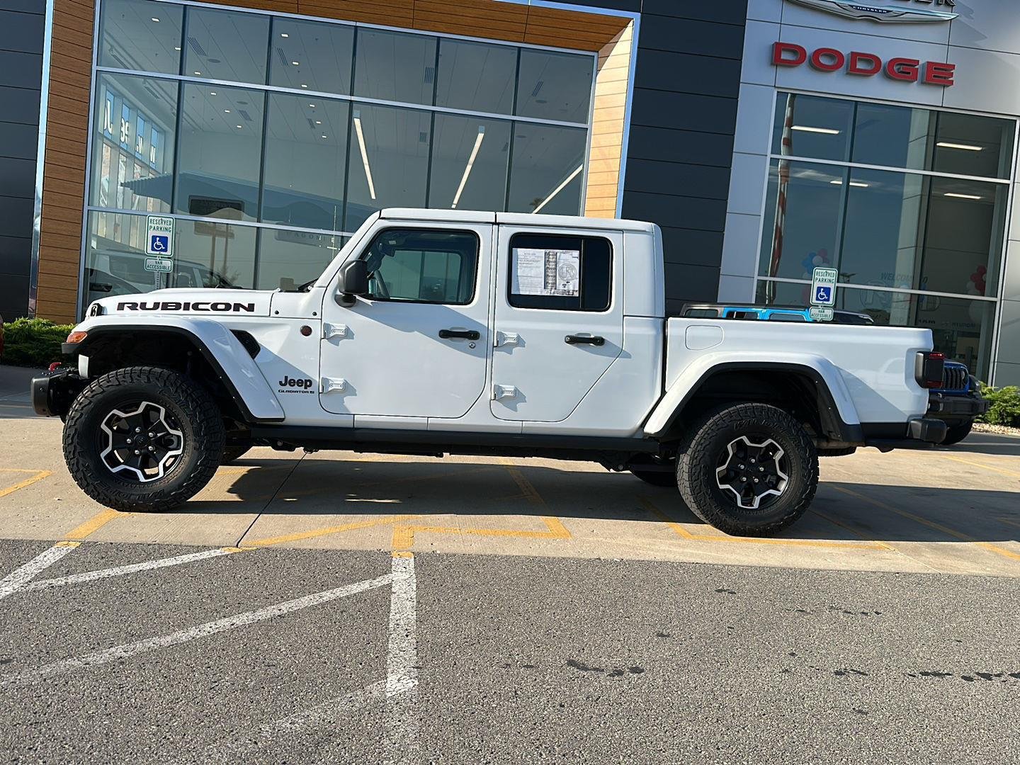 Used 2023 Jeep Gladiator Rubicon with VIN 1C6JJTBG7PL537414 for sale in Kansas City