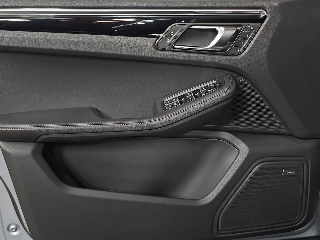 New 2026 Dolomite Silver Metallic Porsche  image 22