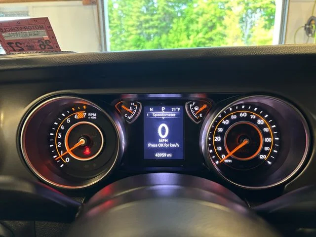 Used 2023 Gray Jeep Sport image 17