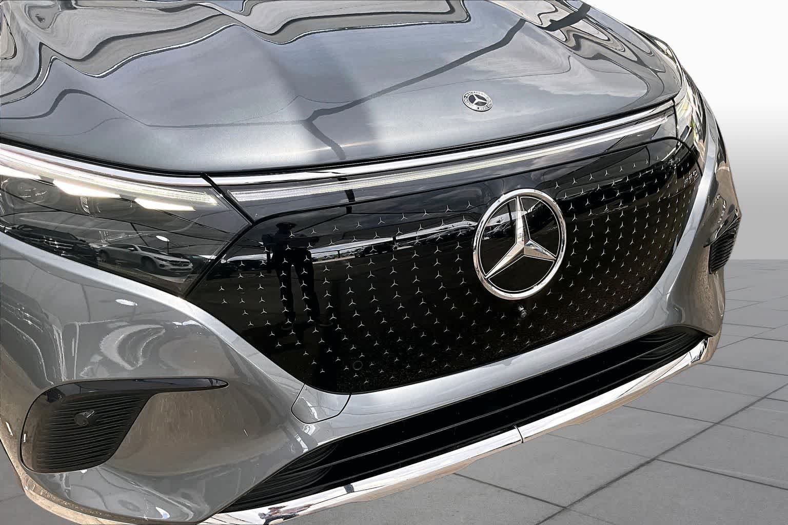 Used 2023 Selenite Grey Metallic Mercedes-Benz EQS 450 image 28