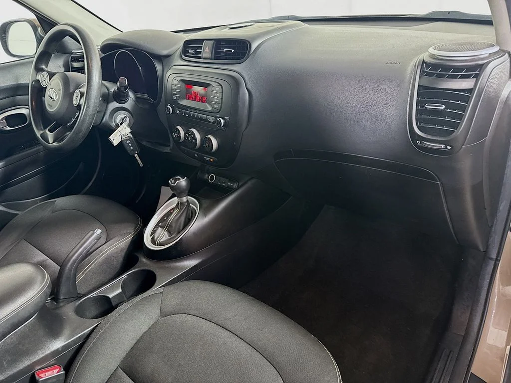 Used 2014 Brown Kia Plus image 32