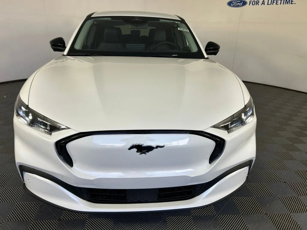 New 2026 Star White Metallic Tri-coat Ford Premium image 3