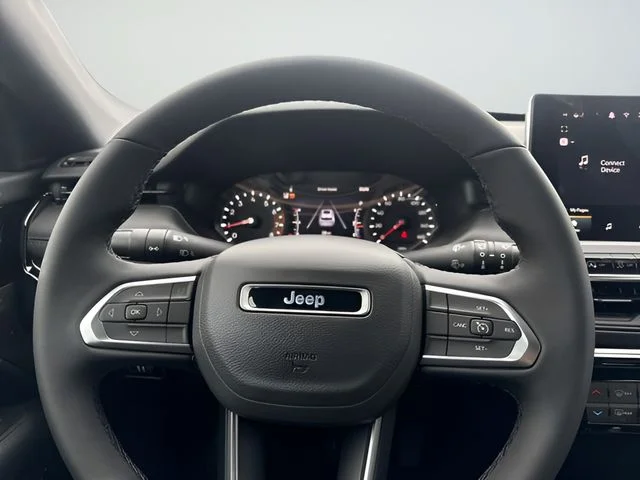 New 2026 Fathom Blue Pearl-Coat Exterior Paint Jeep Latitude image 14