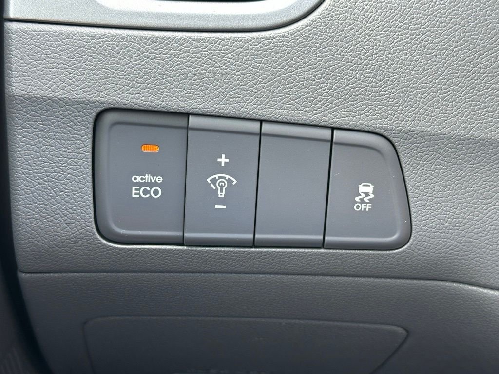 Used 2013 Blue Hyundai GLS image 23