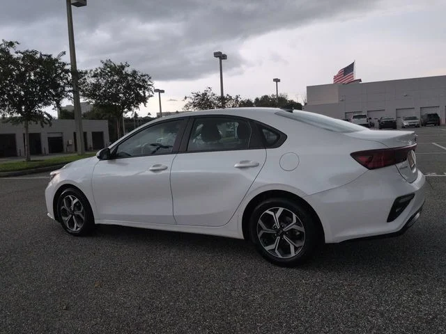 Used 2021 White Kia LXS image 6
