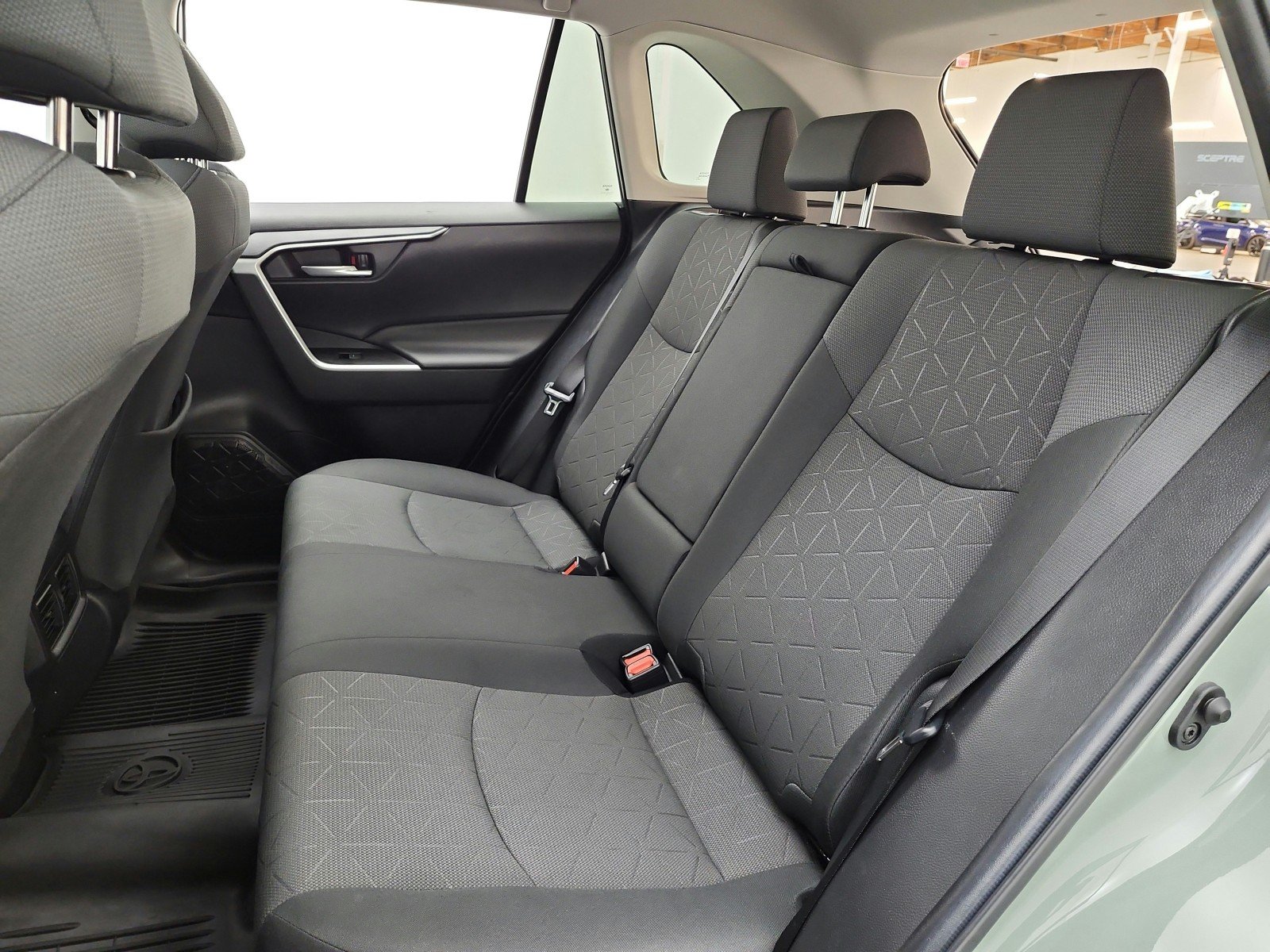 Used 2023 Lunar Rock Toyota XLE FWD (Natl) image 15