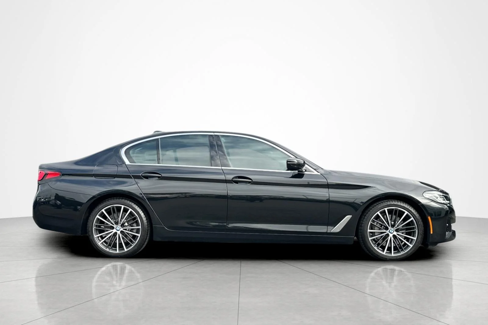 Used 2023 Black Sapphire Metallic BMW 530i image 6