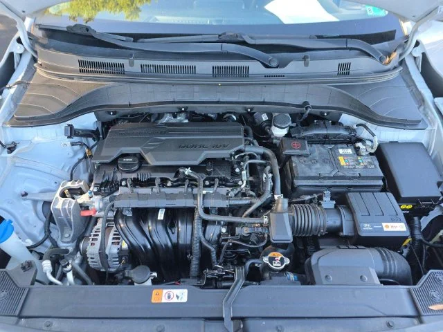 Used 2022 Silver Hyundai SEL image 14