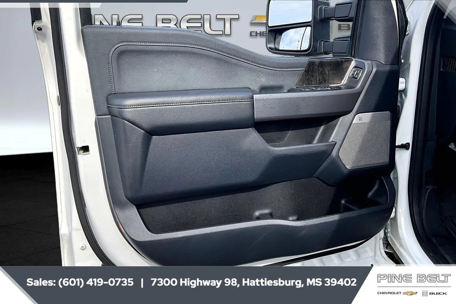 Used 2024 Star White Metallic Tri-Coat Ford Lariat image 18