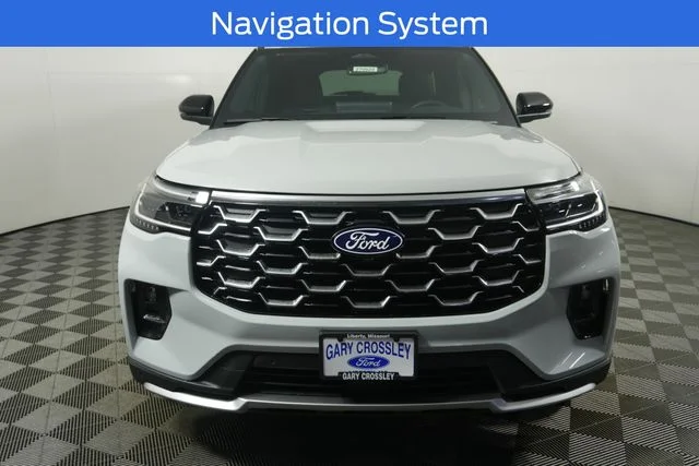 New 2027 Avalanche Gray Ford Platinum™ image 3