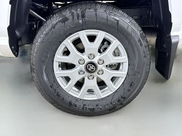 New 2026 White Toyota SR5 image 28