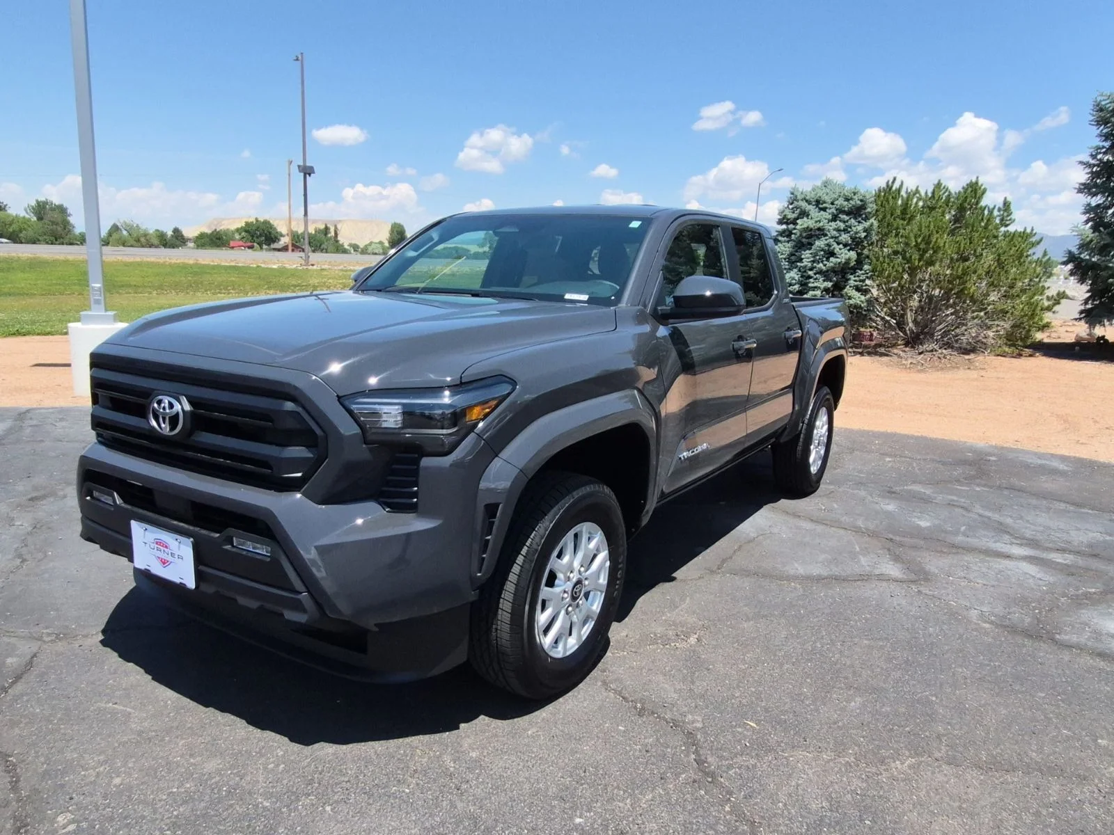 2026 Toyota Tacoma SR5 - Photo 7