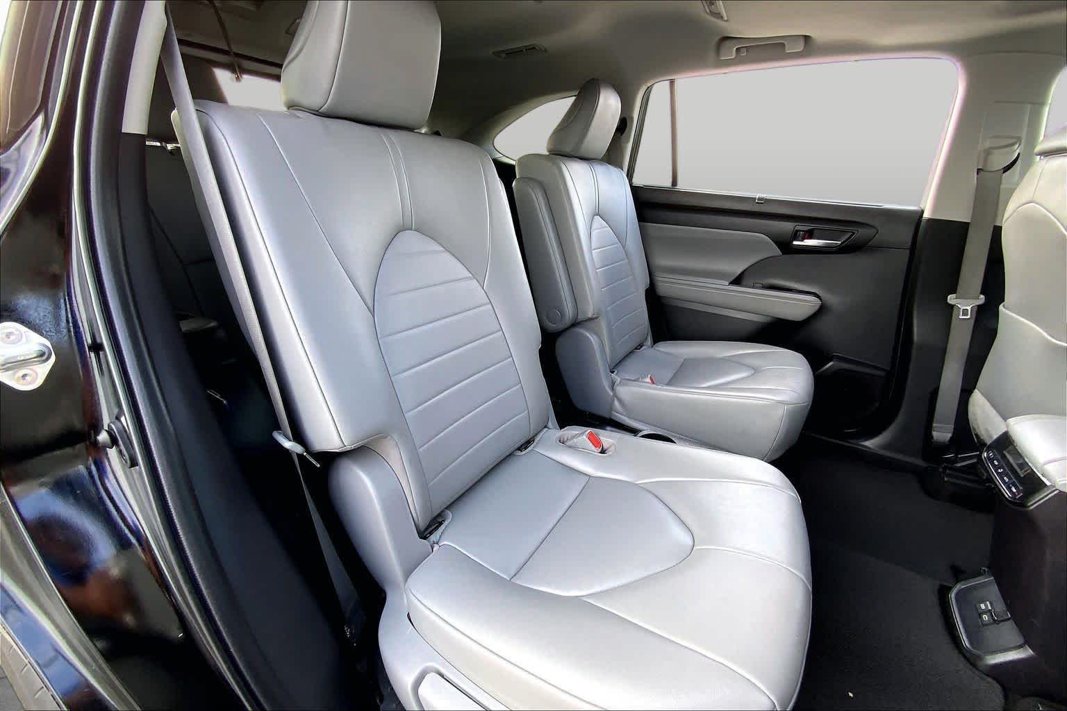 Used 2023 Midnight Black Metallic Toyota Hybrid XLE image 19