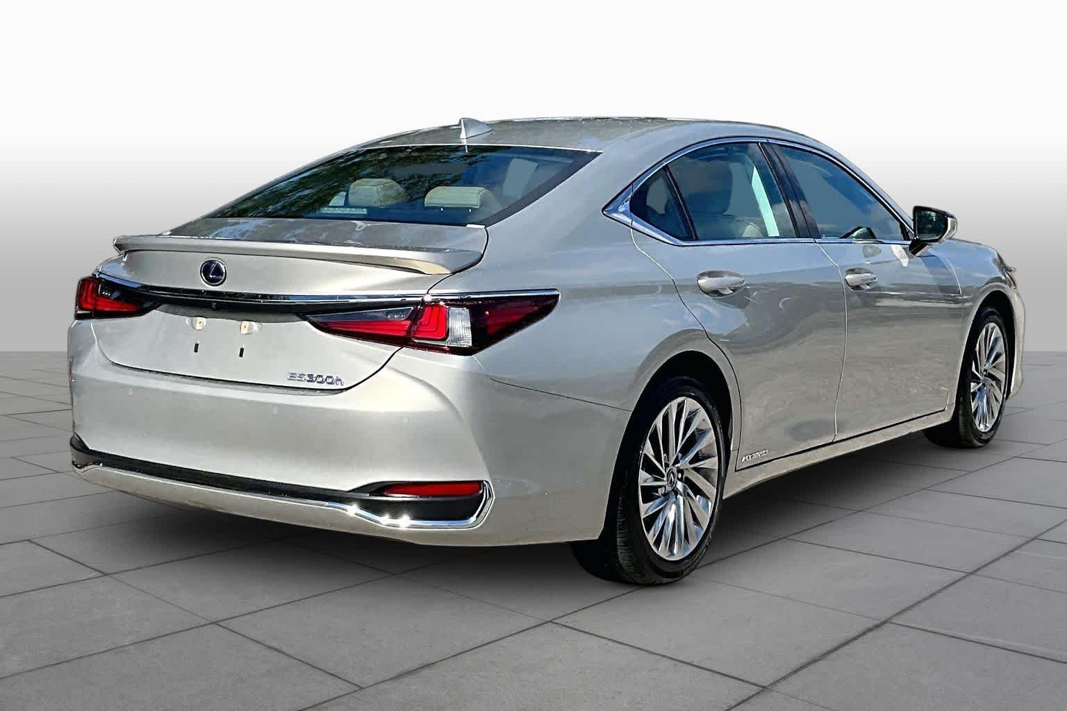 Used 2021 Moonbeam Beige Metallic Lexus Ultra Luxury image 13