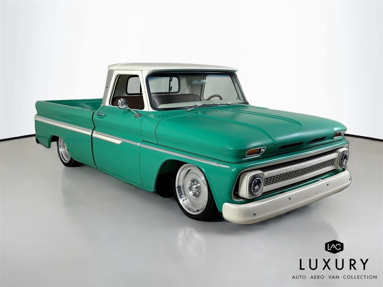 1966 Chevrolet C10 Full Custom / Fuel Injected