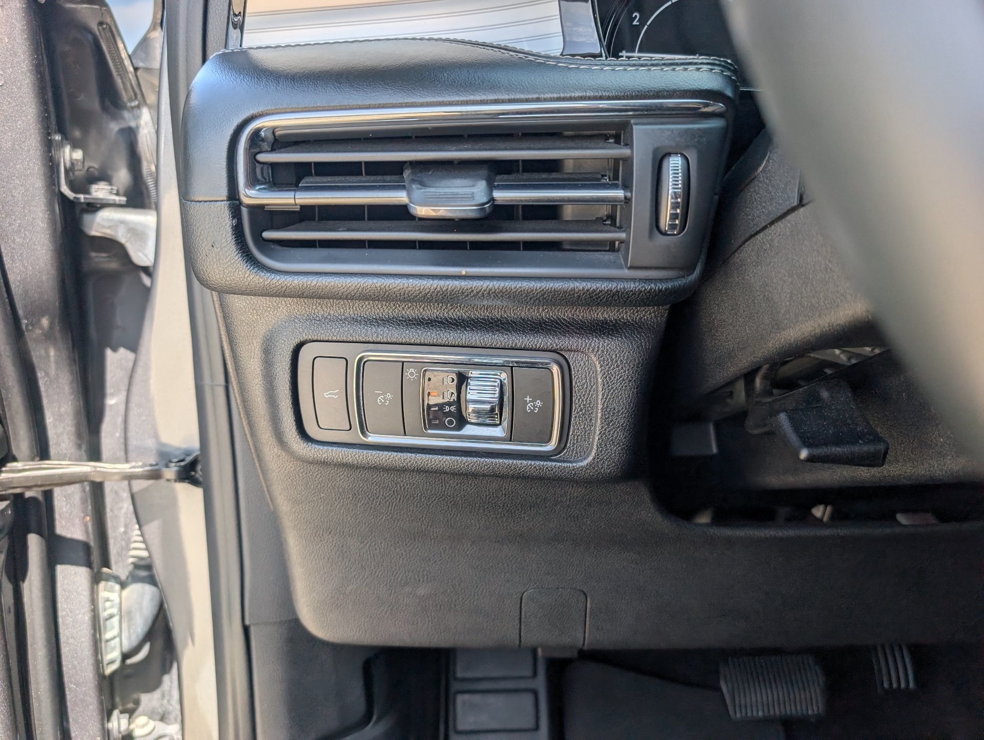 Used 2021 Gray Lincoln Standard image 11
