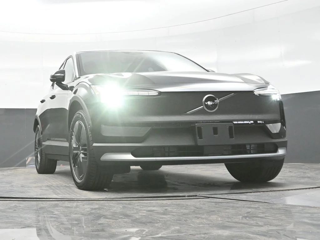 New 2026 Onyx Black Volvo Twin Motor Cross Country Ultra image 25