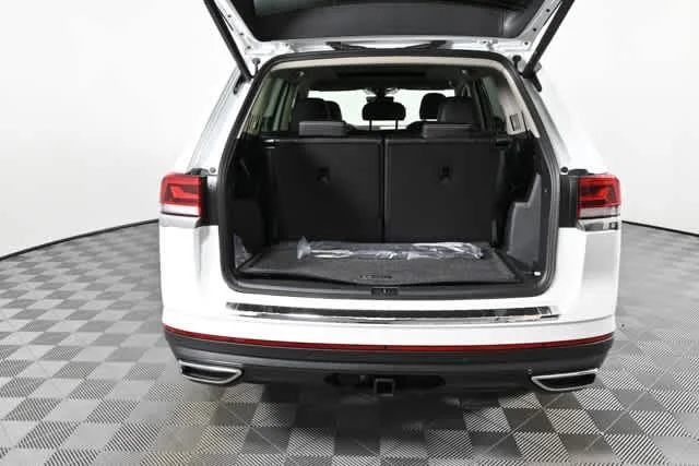 New 2026 Opal White Pearl Volkswagen 2.0T SE w/Technology image 9
