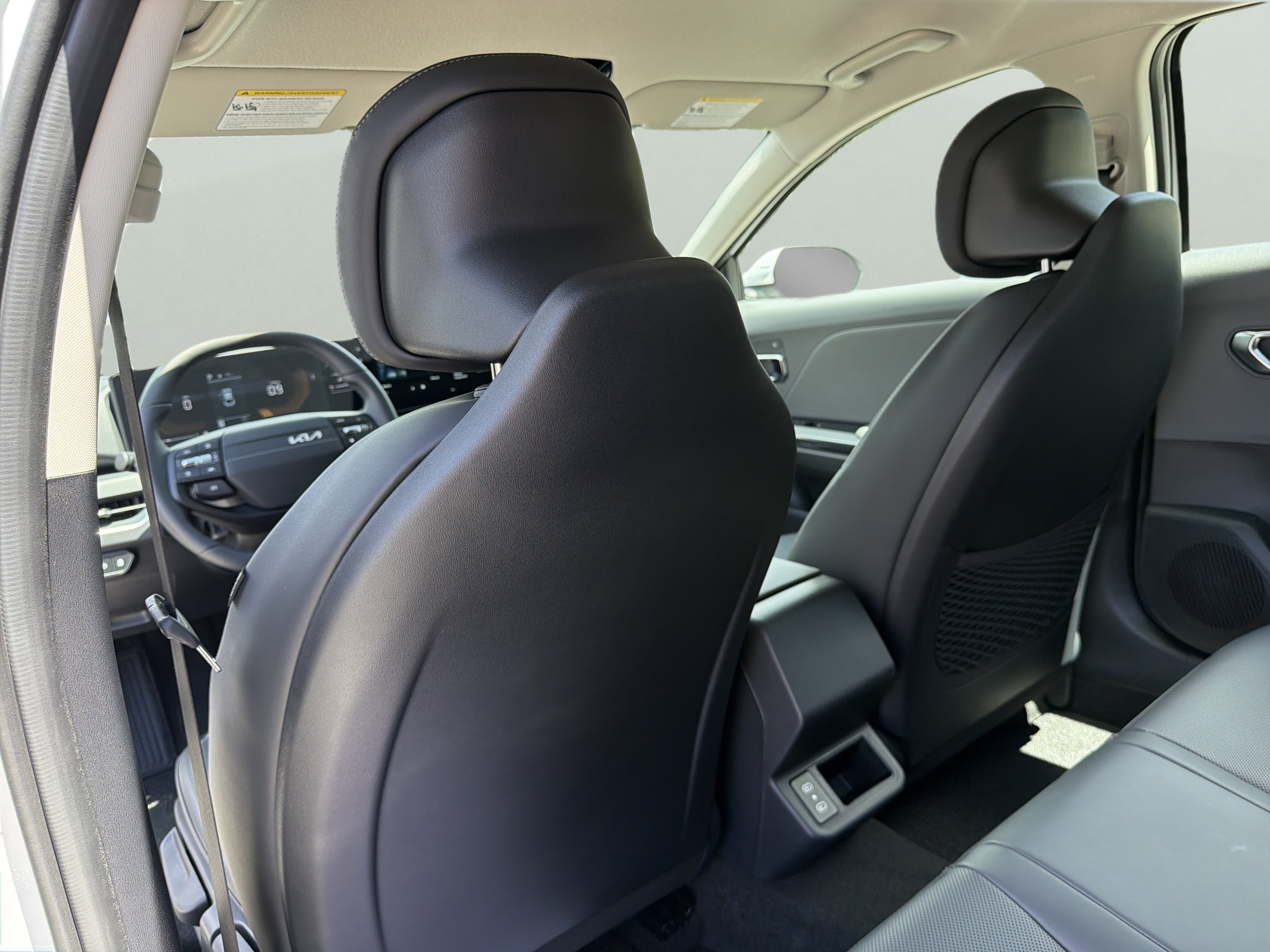 New 2026 Snow White Pearl Kia EX image 20
