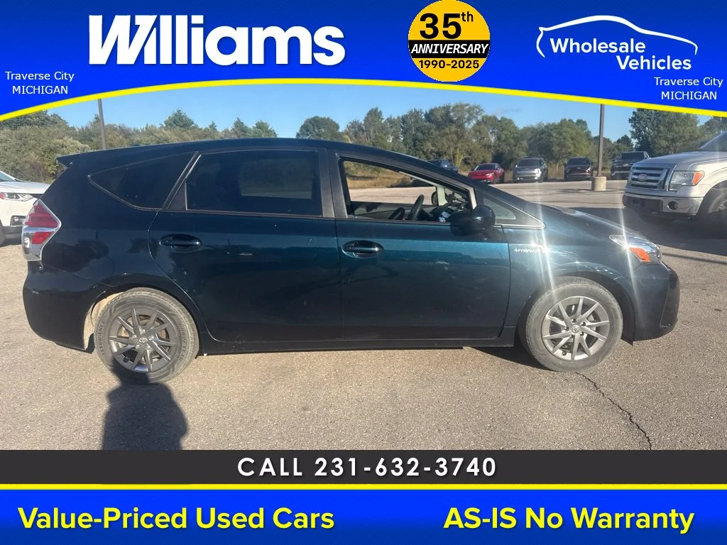 Used 2017 Aqua Toyota Three image 10
