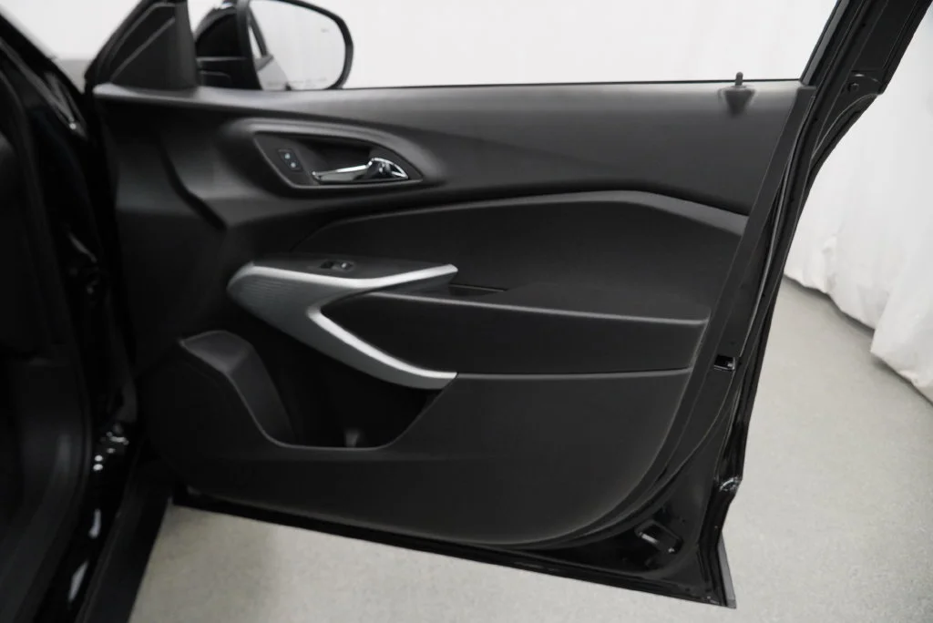 New 2026 Mosaic Black Metallic Chevrolet 1RS image 35