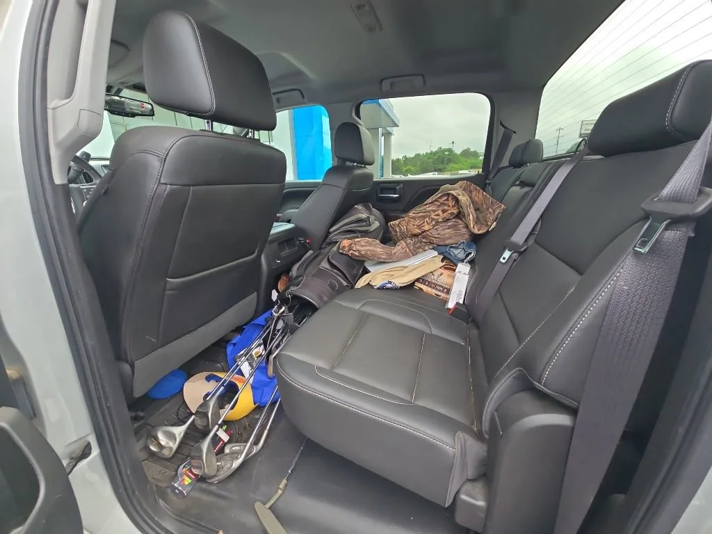 Used 2017 QUICKSILVER METALLIC GMC SLT image 6