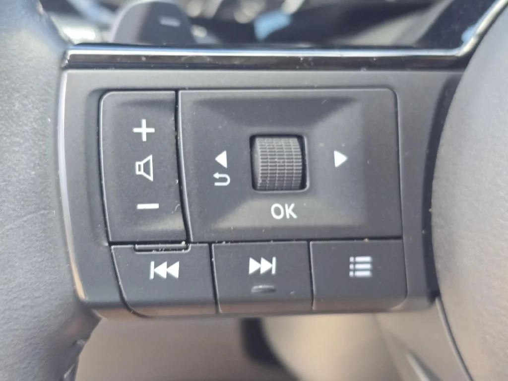 Used 2023 Black Nissan SL image 23