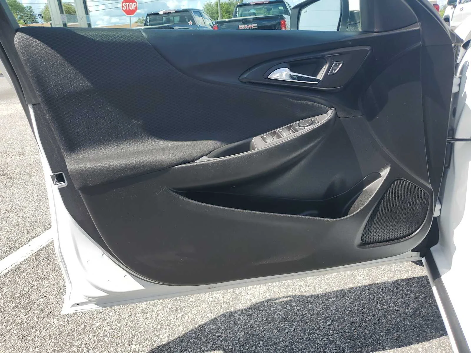 Used 2024 Summit White Chevrolet FL image 23