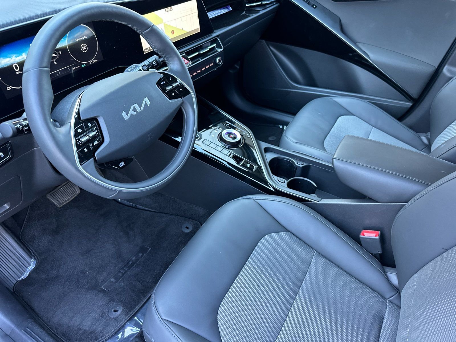 Used 2023 Blue Kia Wind image 9