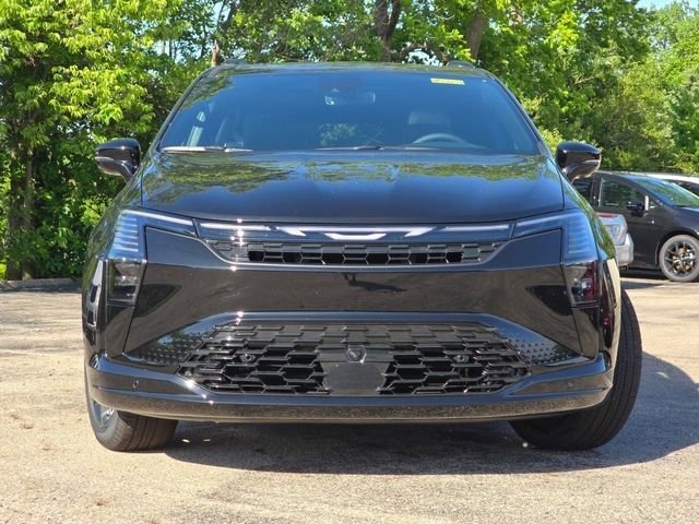 New 2027 Diamond Black Crystal Pearl-Coat Exterior Paint Chrysler Limited image 3