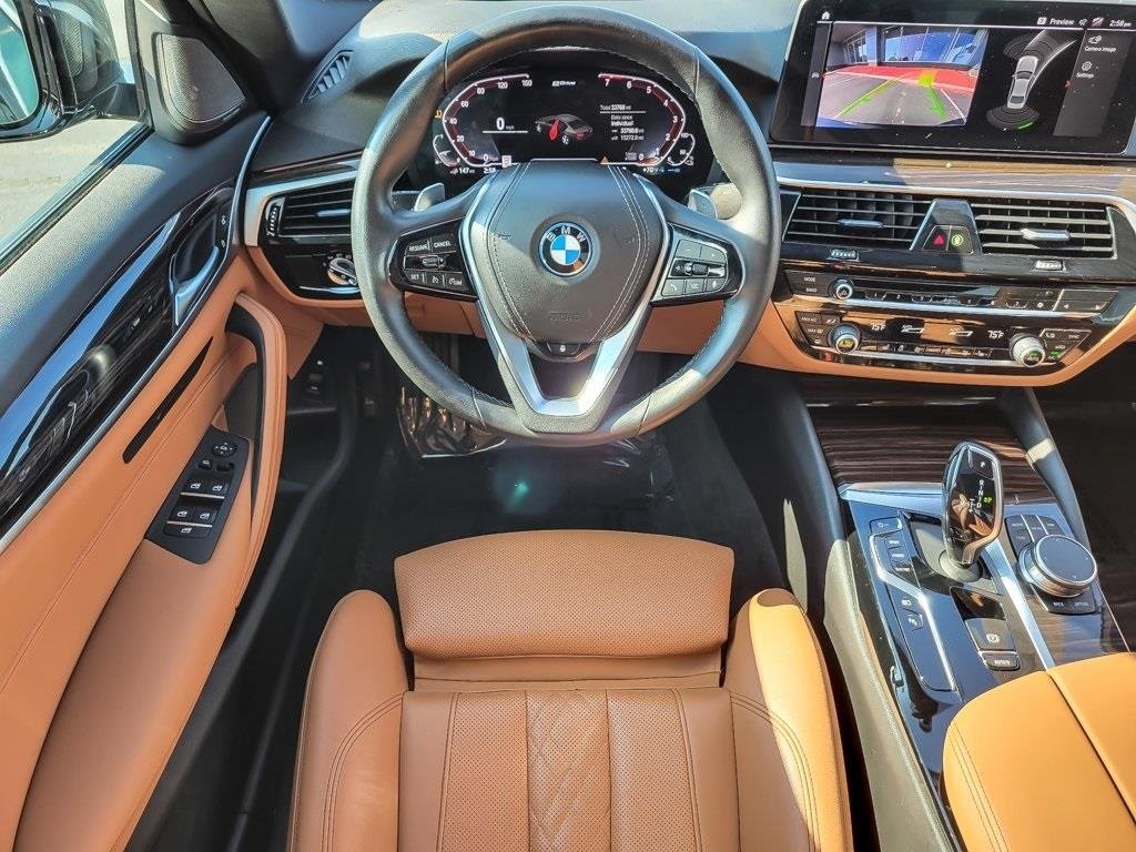 2023 BMW 530E - Image 11