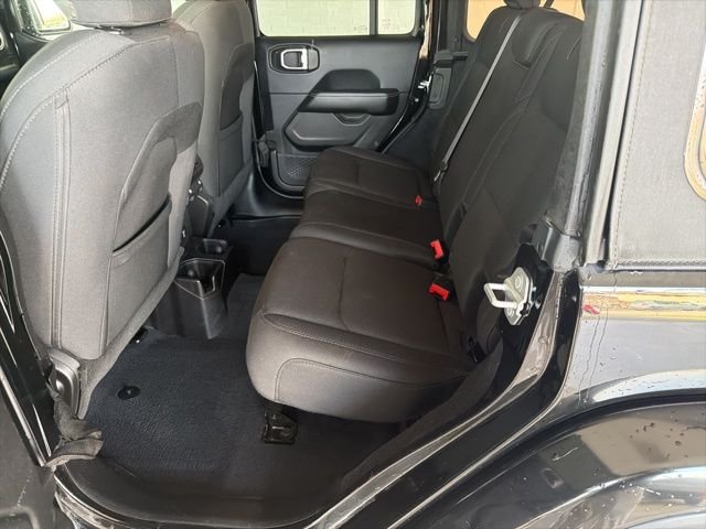 Used 2019 Black Jeep Unlimited Sahara image 8