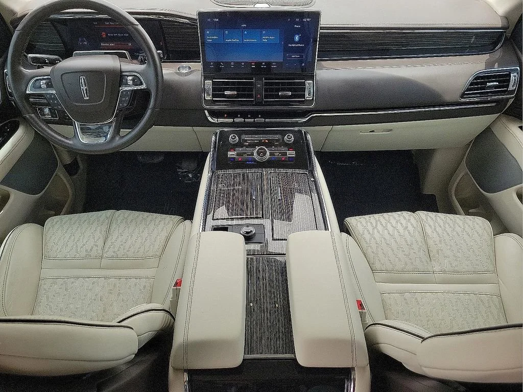 Used 2022  Lincoln Black Label image 11