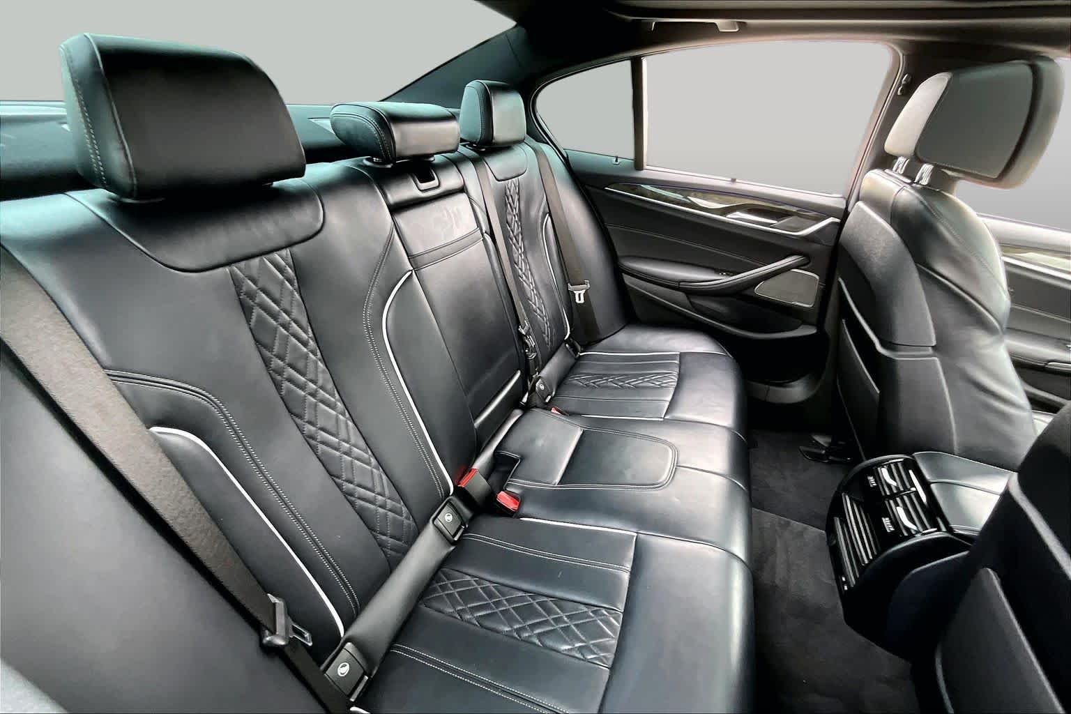 Used 2022 Dark Graphite Metallic BMW 540i image 18