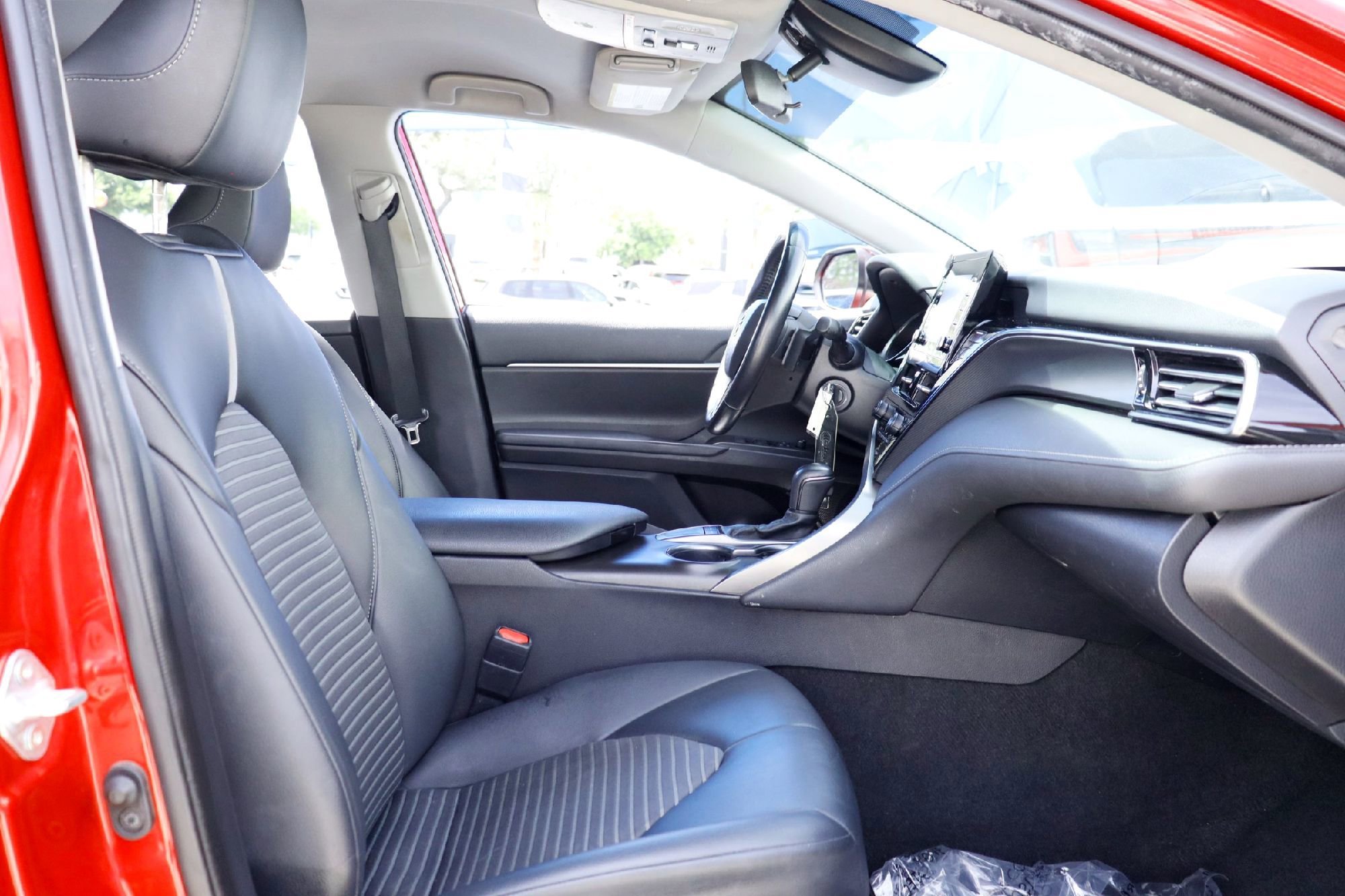 2022 Toyota Camry SE - Photo 22