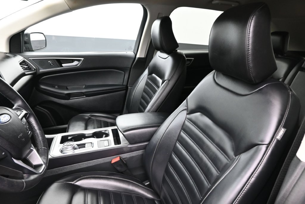 Used 2023 Black Ford SEL image 24