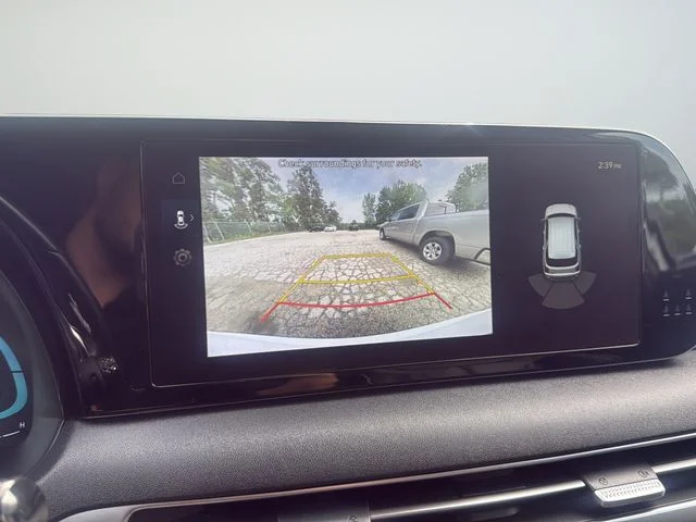 Used 2023 White Hyundai SEL image 26