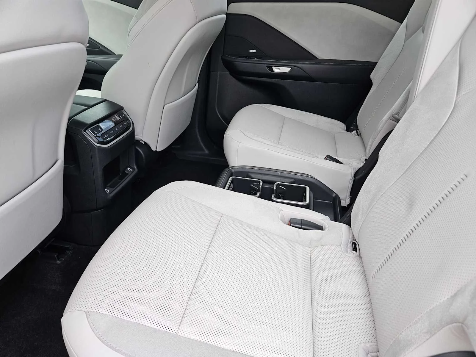 Certified Used 2024 Caviar Lexus Luxury image 21
