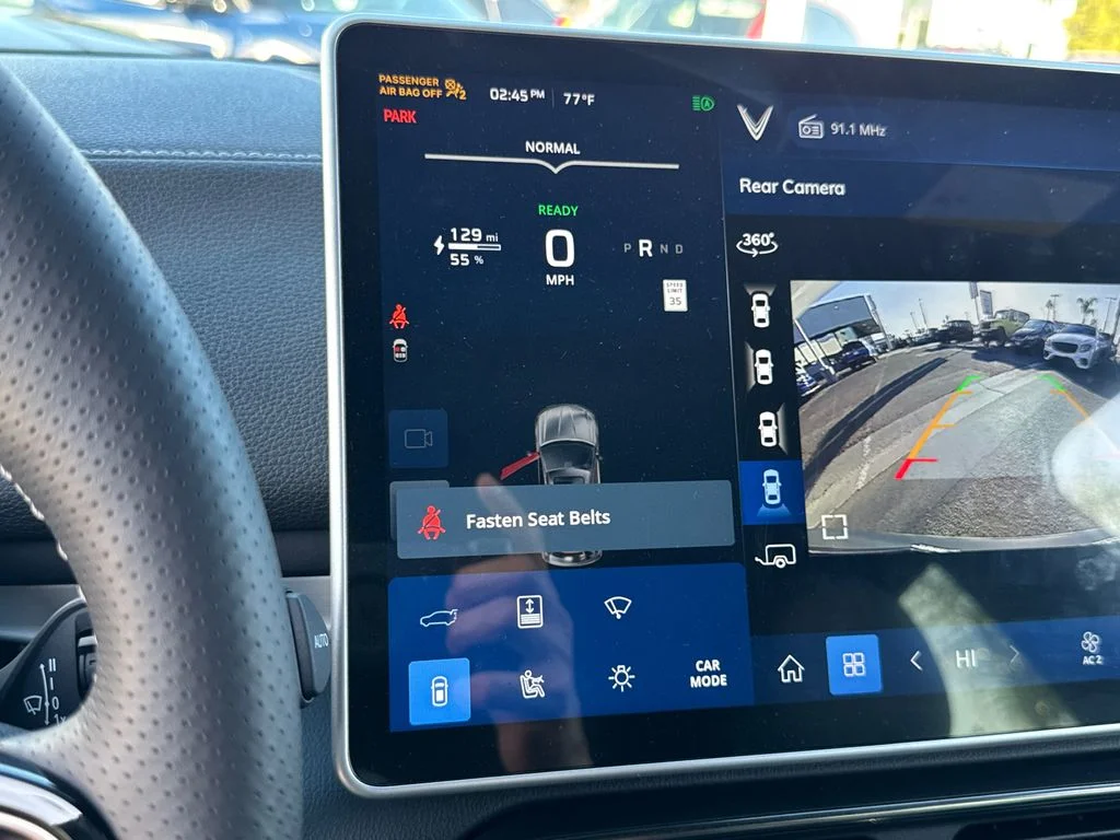 2025 VinFast VF 8 Plus - Photo 32