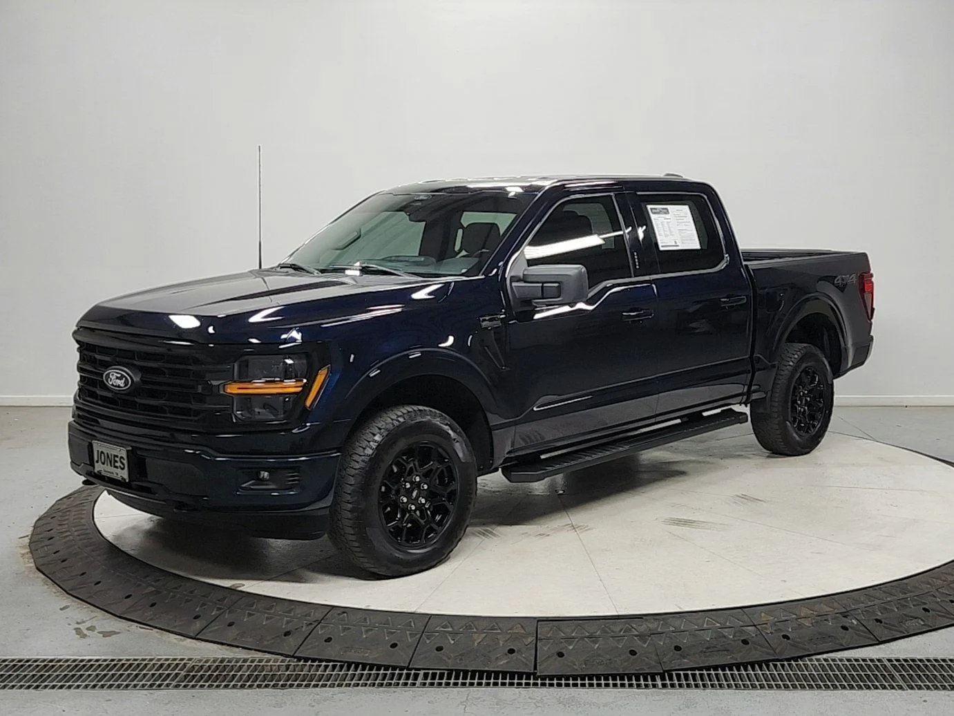 Used 2024  Ford XLT image 3