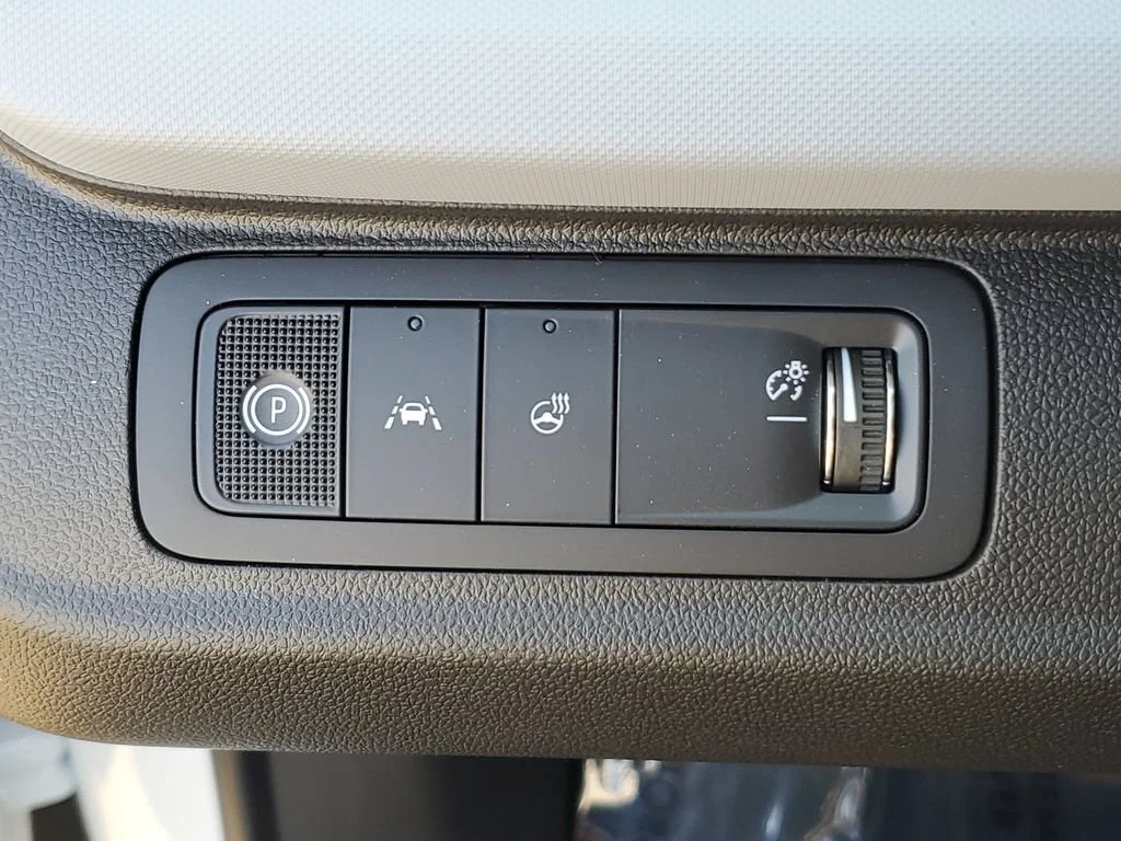 New 2027 Summit White Chevrolet LT image 21