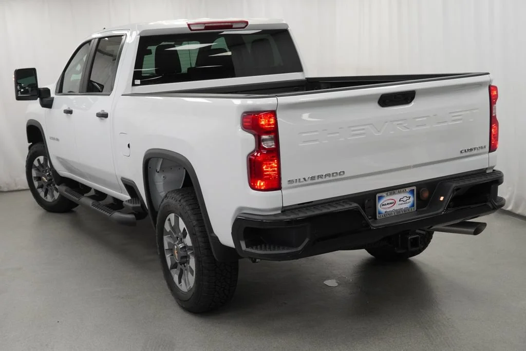 New 2026 Summit White Chevrolet Custom image 34