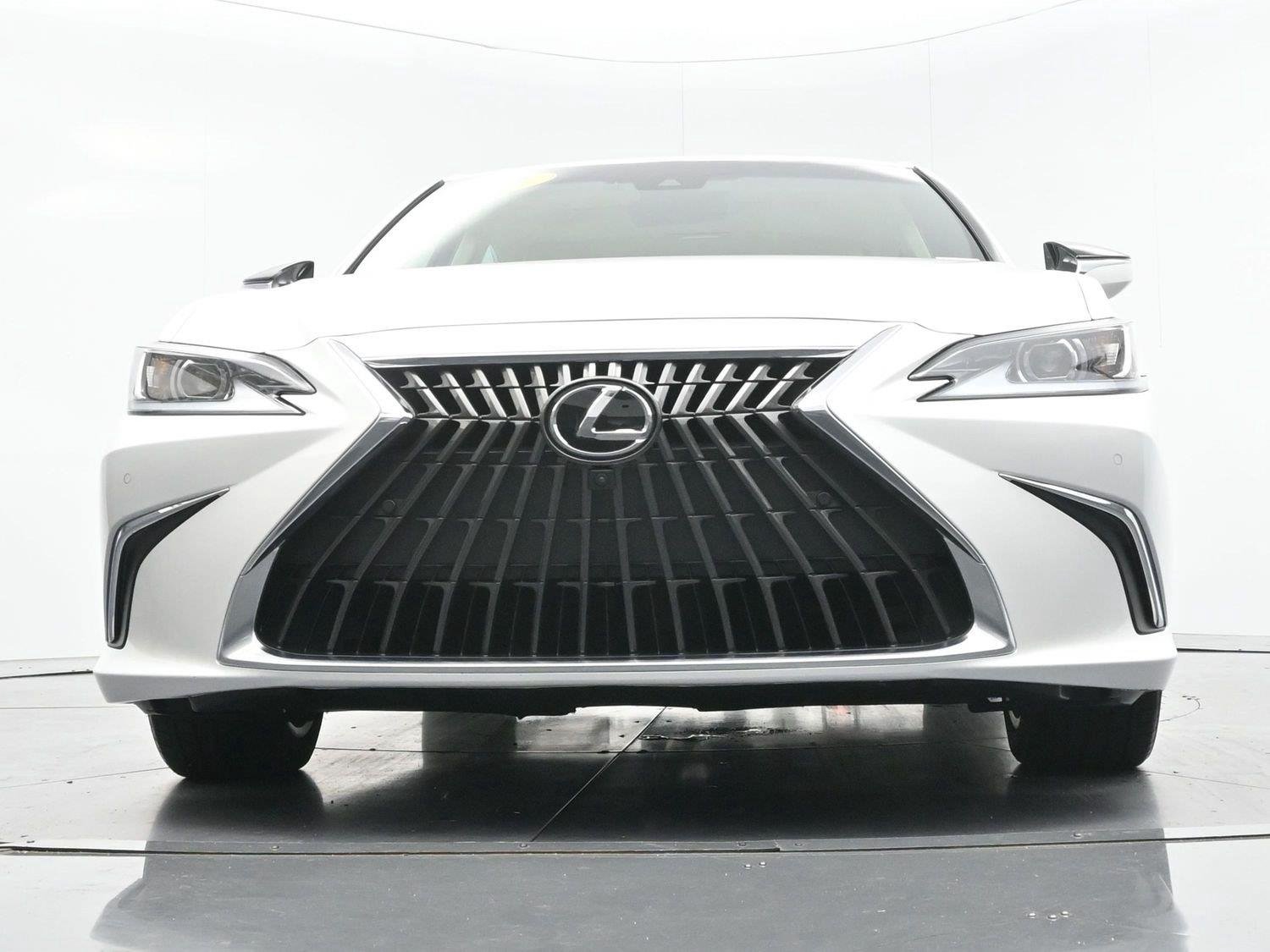 Used 2022 Eminent White Pearl Lexus ES 350 Ultra Luxury image 47