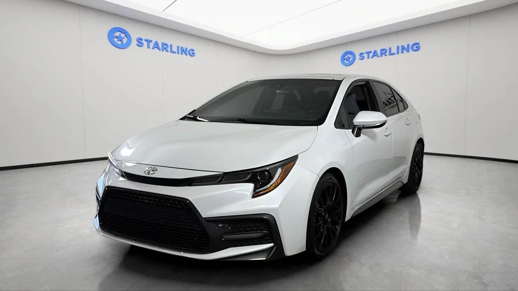 Used 2022 Off-white Toyota SE image 16