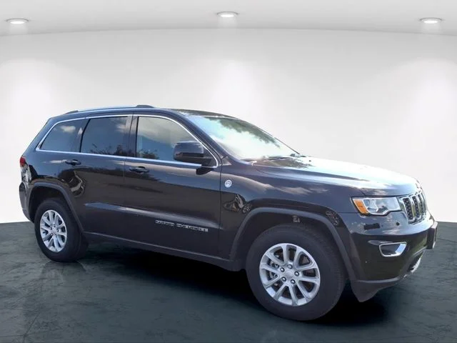 Used 2021 Black Jeep Laredo E image 9