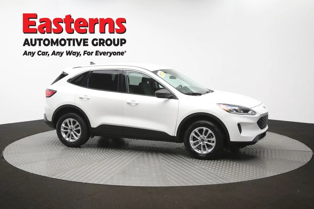Used 2022 White Ford SE image 47