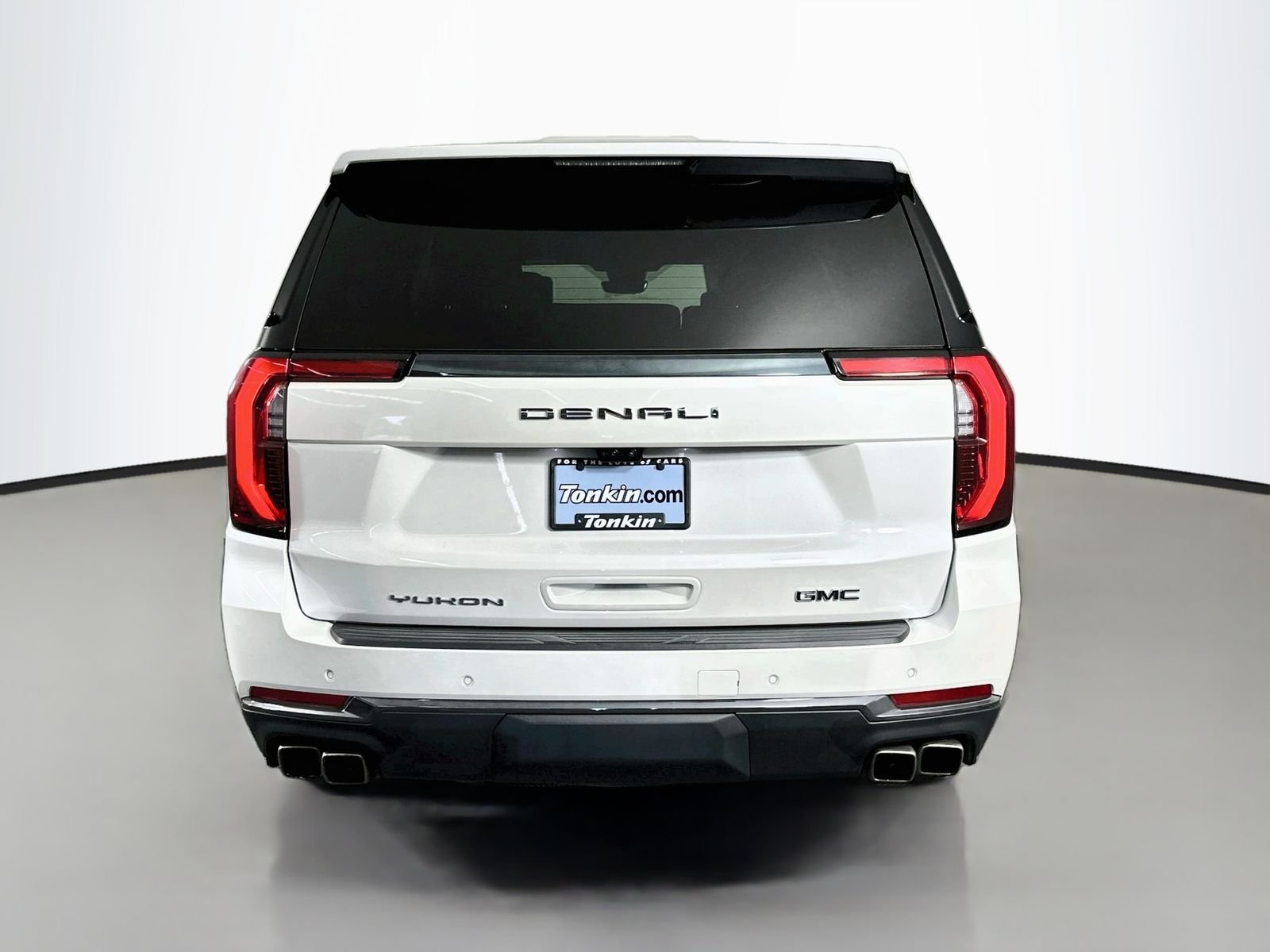Used 2025 White GMC Denali Ultimate image 7