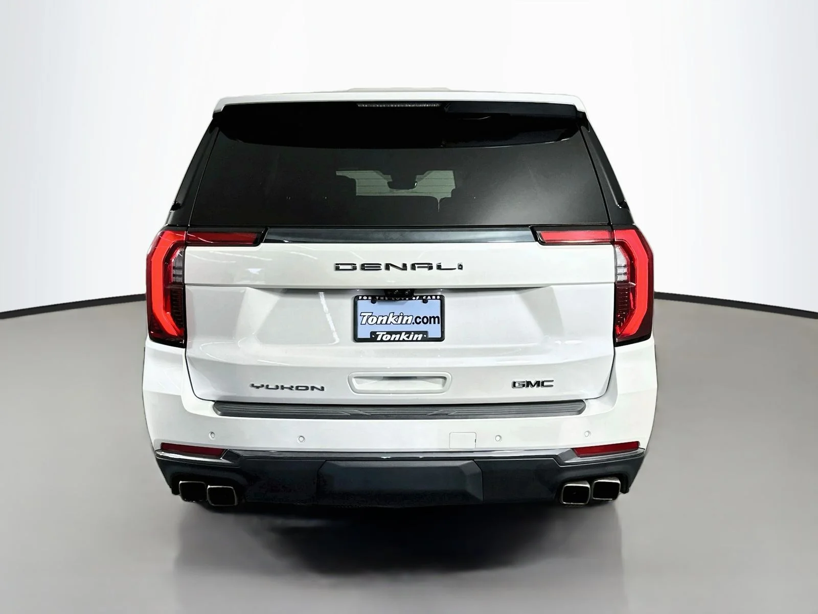 Used 2025 White GMC Denali Ultimate image 7