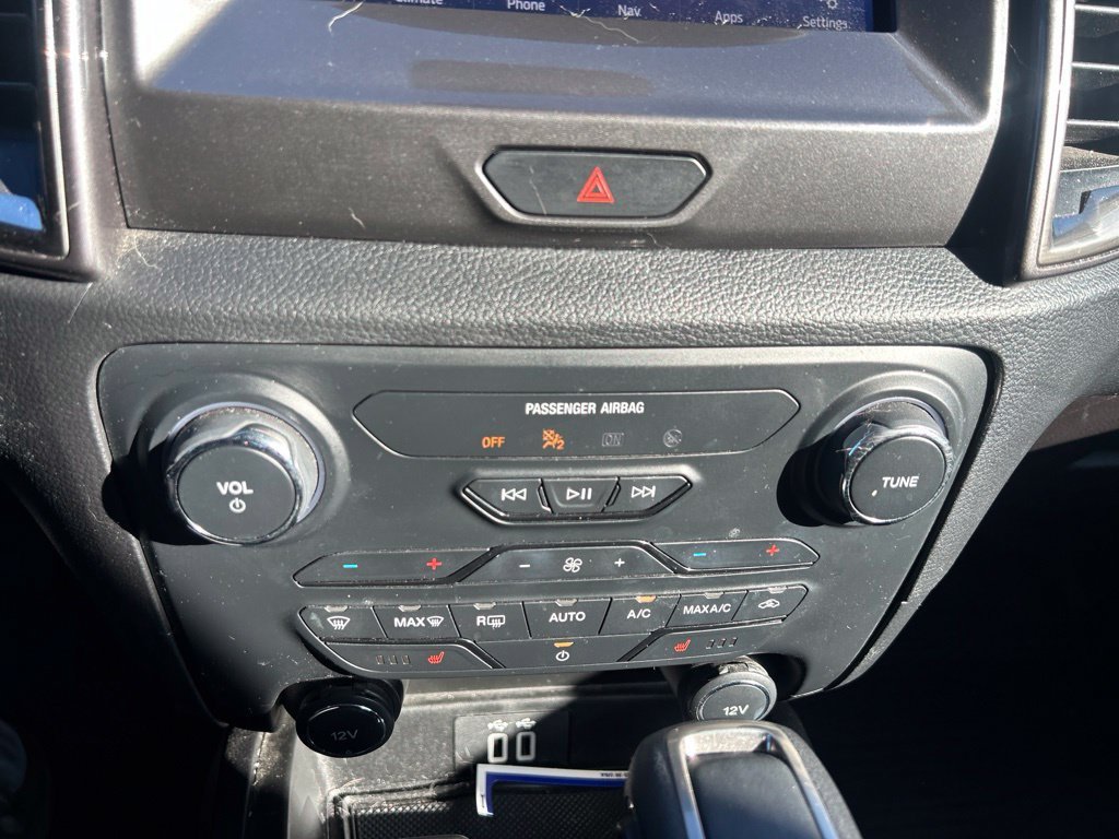 Used 2019 Magnetic Ford Lariat image 27